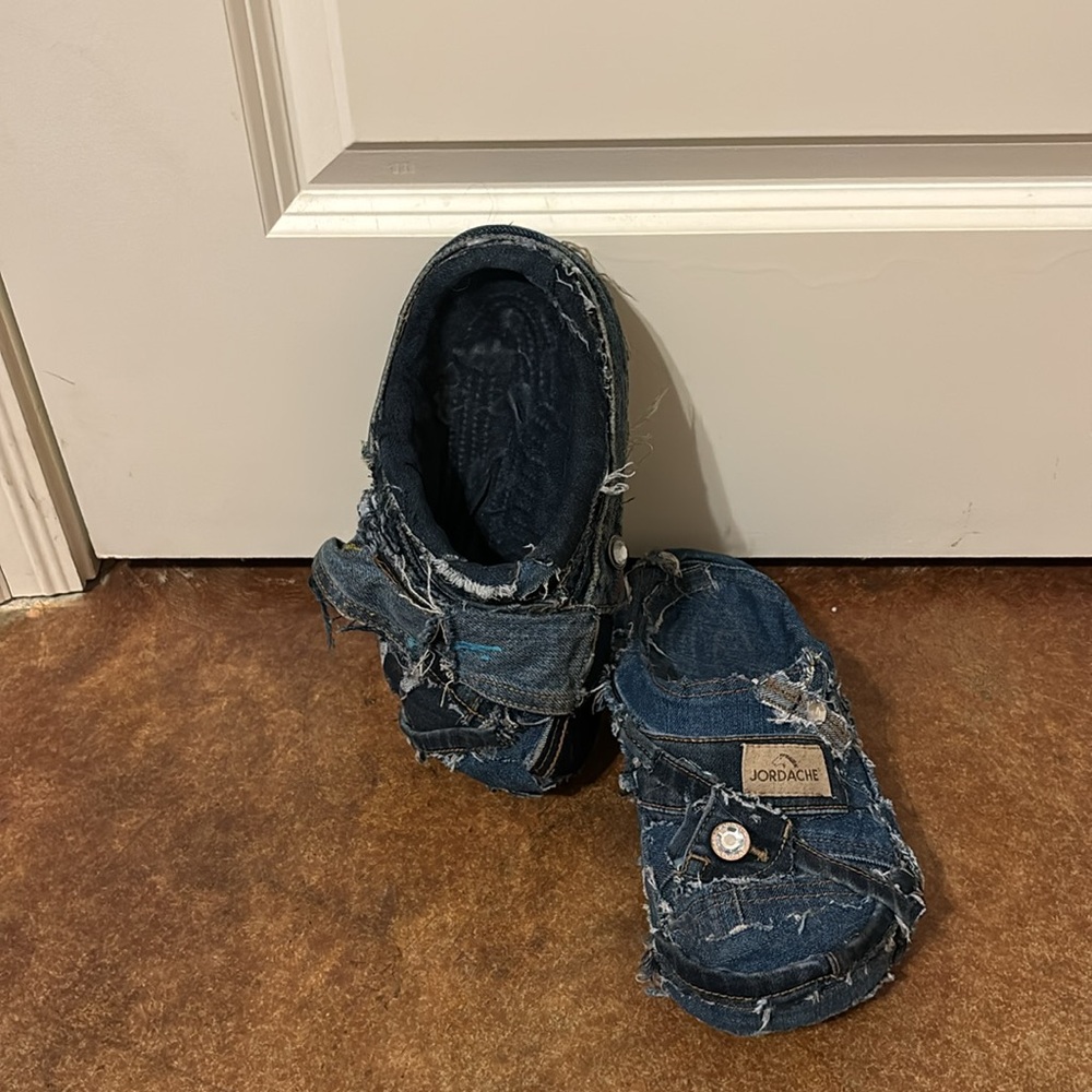 Blue jean crocs - Picture 3 of 4
